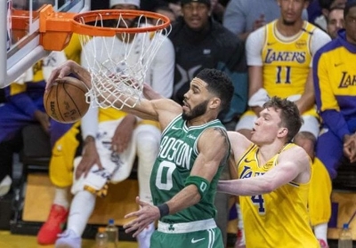 Philadelphia u doigravanju, Warriorsi izbacili Clipperse