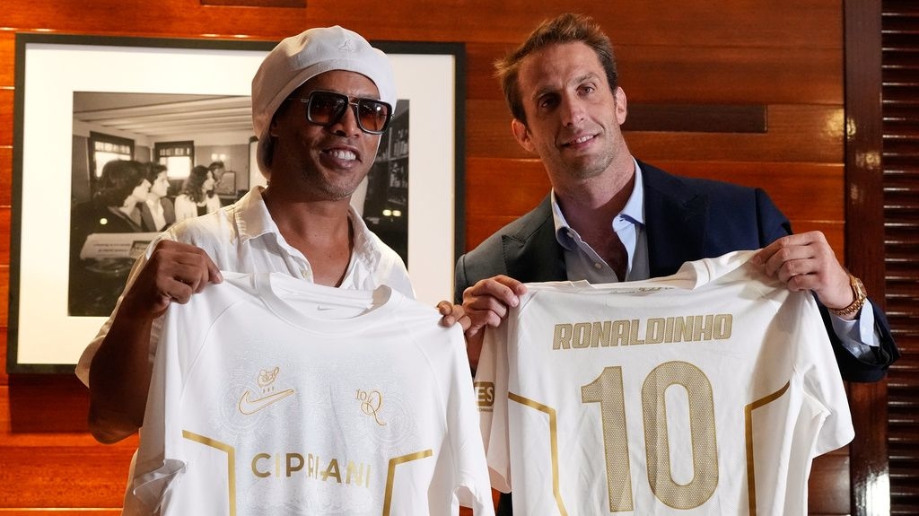 Ronaldinjo se vraća fudbalu sa 46 godina: Zaigrat će u dresu italijanskog kluba