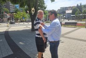 Cazin obilježava Dan bijelih traka: Sjećanje na 3.176 ubijenih civila i 102 djece Prijedora.