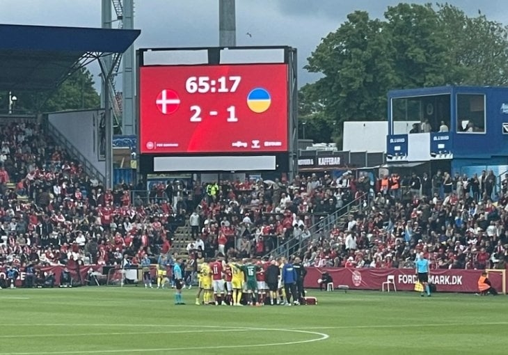 Christian Eriksen se opet srušio na terenu: Utakmica prekinuta!