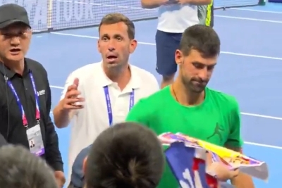 Đoković pogođen u glavu u Kini!
