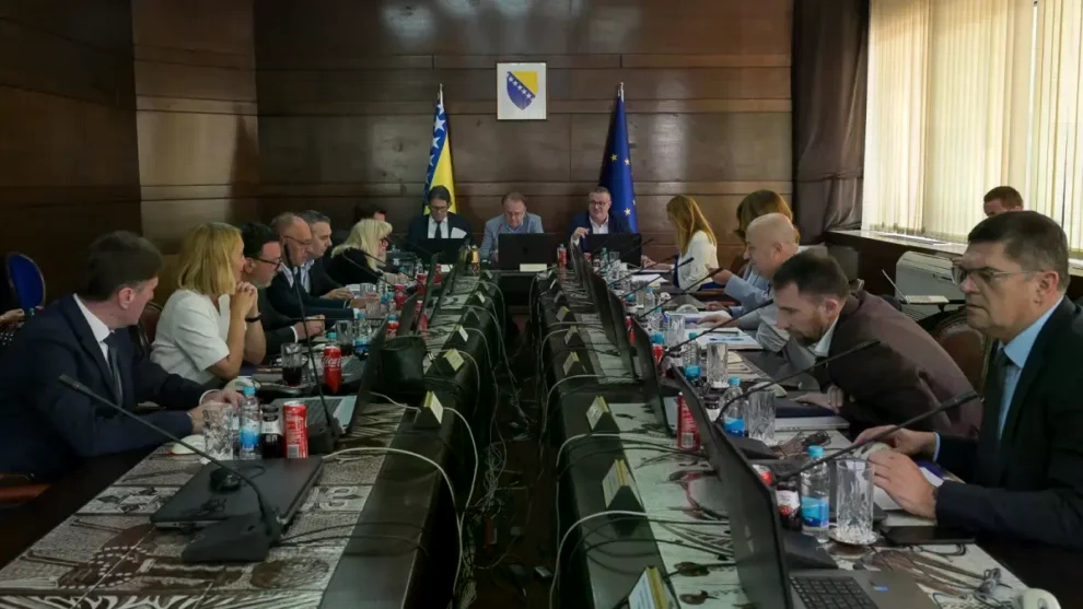 Raspikuće u Vladi FBiH: Prošla vlast ostavila 500 miliona KM suficita, ova će ostaviti duga četiri milijarde