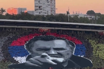 Bruka i sramota Crvene zvezde! Lik Ratka Mladića i jasna poruka: "Pravac Potočari!"