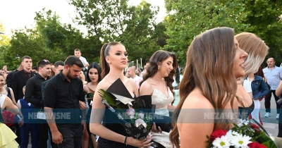 Maturanti Tehnološke škole uljepšali centar Banjaluke (FOTO/VIDEO)