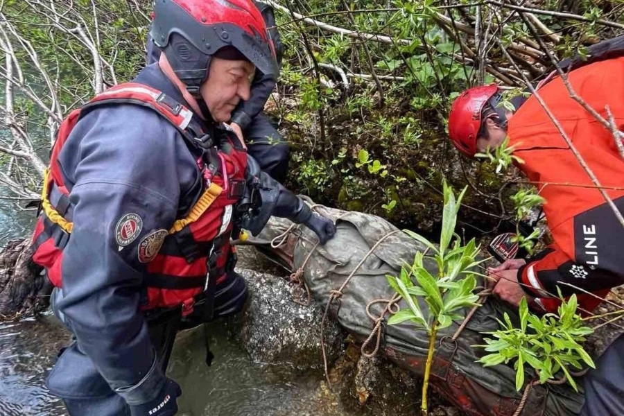 UŽAS KOD FOČE: Austrijska turistkinja poginula nakon prevrtanja kajaka