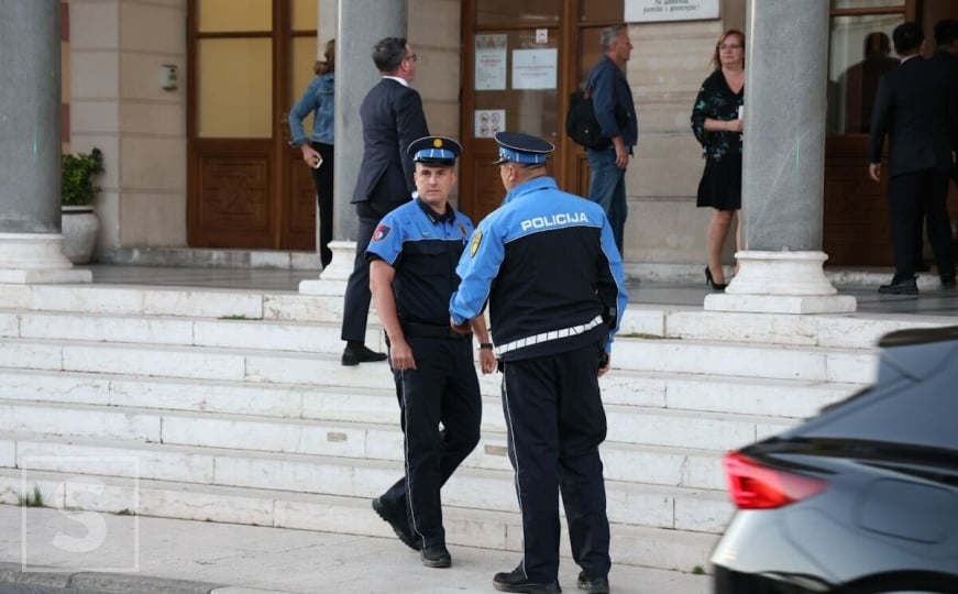 ANKETA | Sarajevska policija ima nove uniforme: Kako vam se dopadaju?
