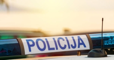 Drama kod Bjelovara: Pijan tražio ključeve pa demolirao auto