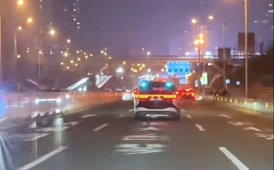 Haos u Wuhanu: Desetine robotaksija stalo nasred ceste, putnici ostali zarobljeni