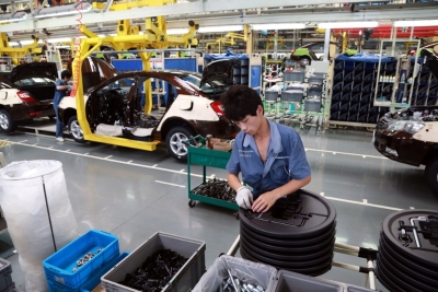 SMETAJU IM NISKE CIJENE Auto-industrija SAD traži trajnu zabranu za Kineze, Tramp poručuje da su fabrike dobrodošle pod jednim uslovom