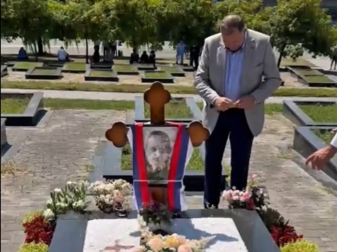 Dodik posjetio mjesto vječnog Kusturićevog počinka: Bio je čovjek koji je spasio mnogo života