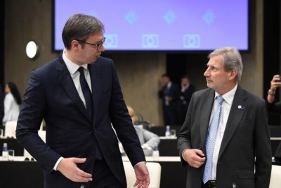 AUSTRIJSKI ZELENI TRAŽE OBJAŠNJENJE: Šta je bivši komesar EU radio sa Vučićem dan prije pokopa zločinca?