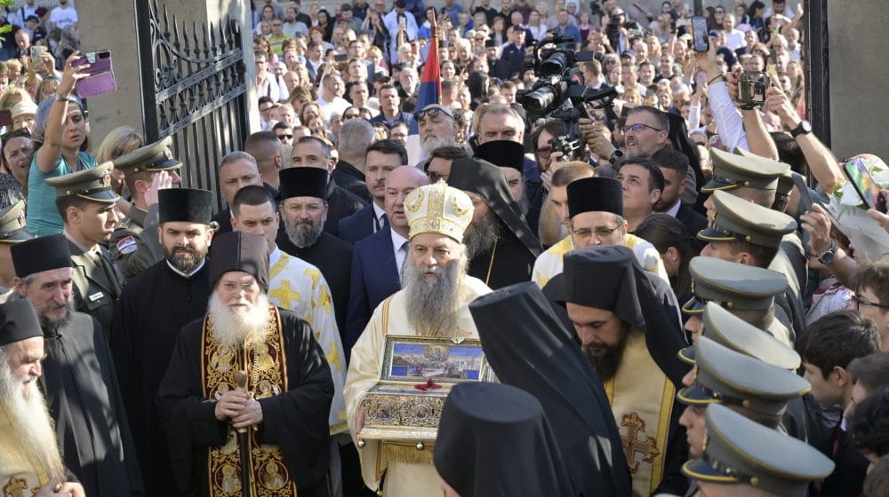 Desetine hiljada vjernika u redu za poklonjenje Časnom pojasu Presvete Bogorodice