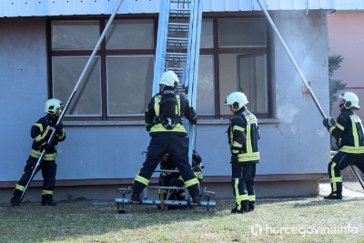 Pet požara u Mostaru u jednom danu, vatrogasci intervenirali i na Uborku