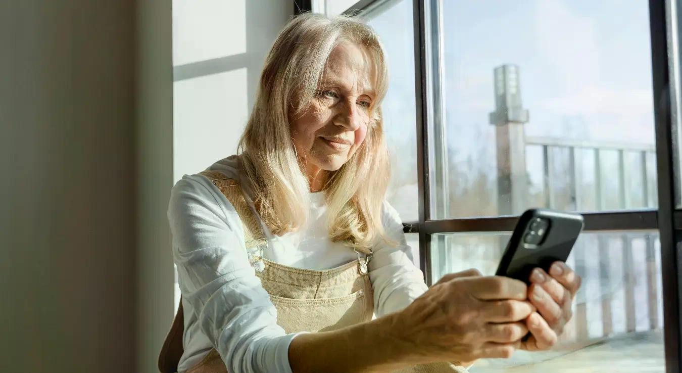 Скроловање по телефону оптерећује тијело више него што мислите