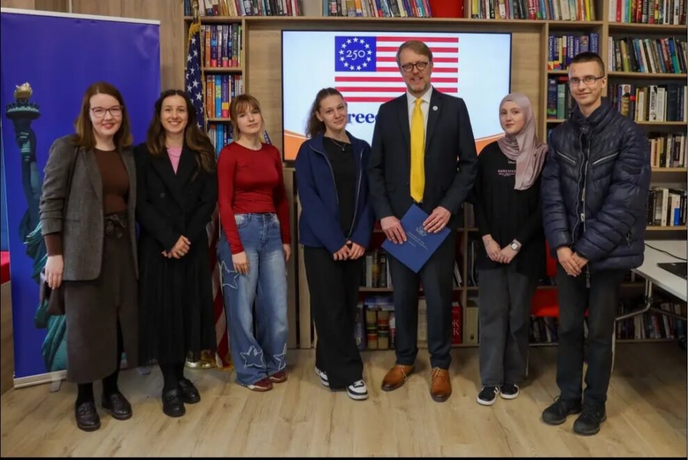 FOTO: Predavanje Daniela Koskog u Zenici, zamjenika šefa misije Ambasade SAD-a u BiH