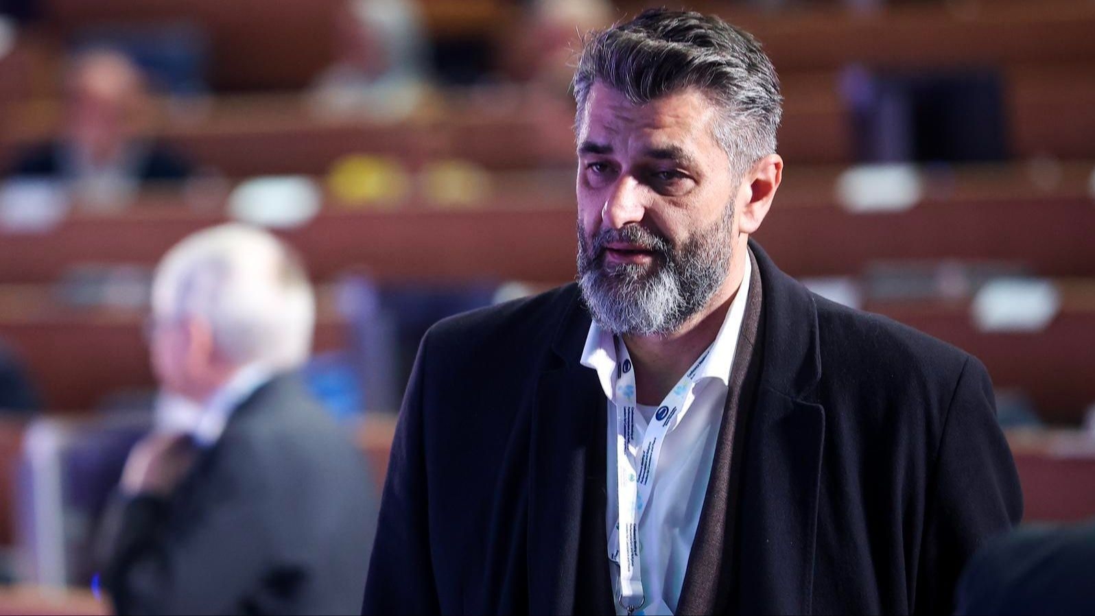 Suljagić o fotografiji Cvijanović u školi u Roćeviću: To nije renoviranje, već brisanje tragova genocida