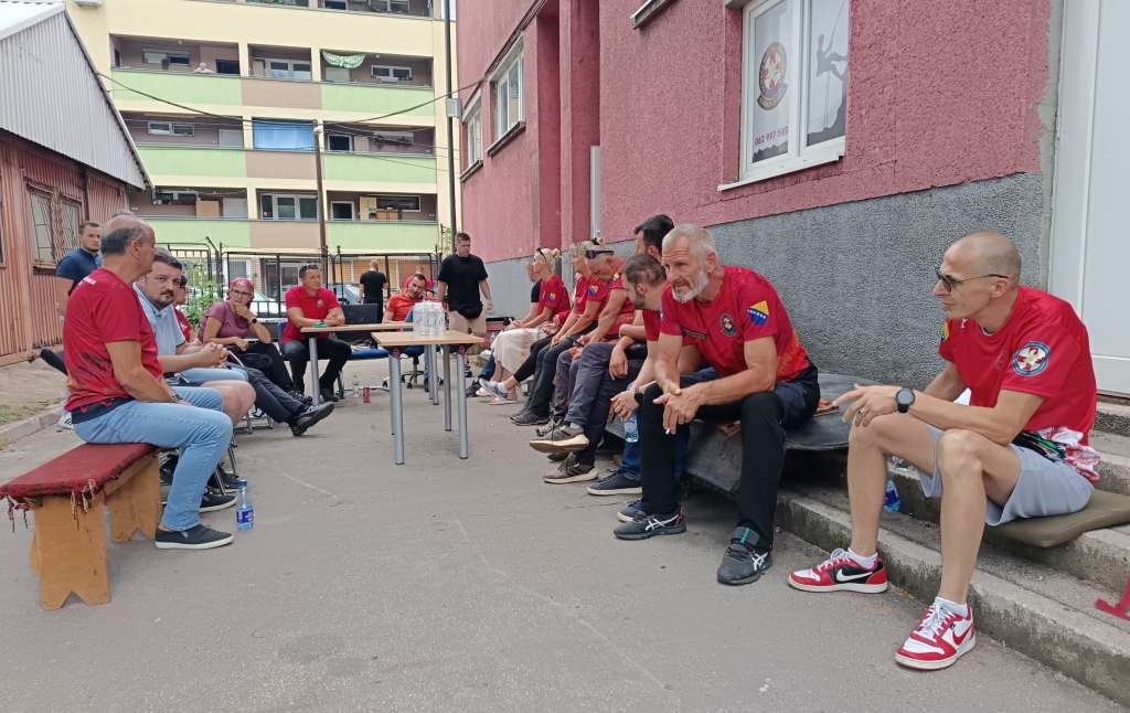 POGINULO 5 OSOBA Pronađena tijela preostalih troje planinara iz BiH