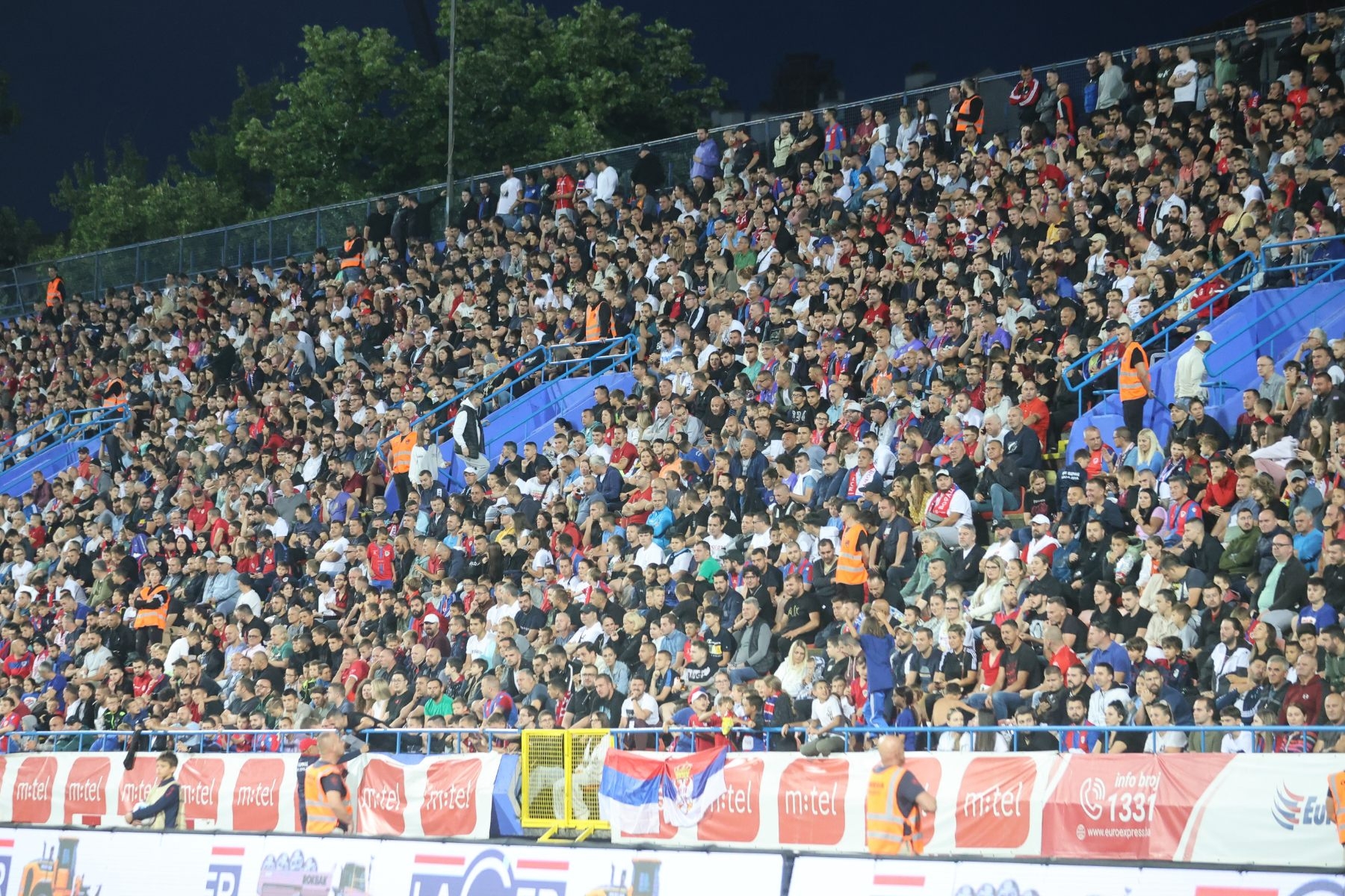 (VIDEO, FOTO) "Uprava, napolje" Borac doživio brodolom na Gradskom, bijesni navijači traže ostavke