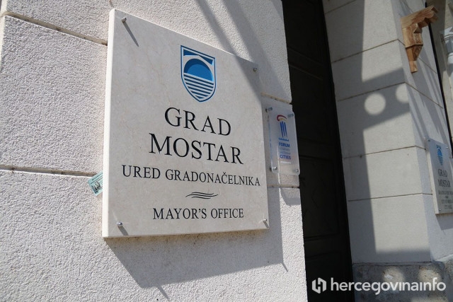 Grad Mostar zaštitare angažirao po ugovorima iz 2008. i 2017.: Više od pola milijuna KM usluga bez javne nabave