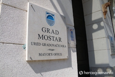 Grad Mostar zaštitare angažirao po ugovorima iz 2008. i 2017.: Više od pola milijuna KM usluga bez javne nabave
