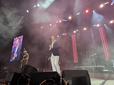 Aco Pejović zabavljao Zeničane: Noć emocija i hitova u ispunjenoj dvorani