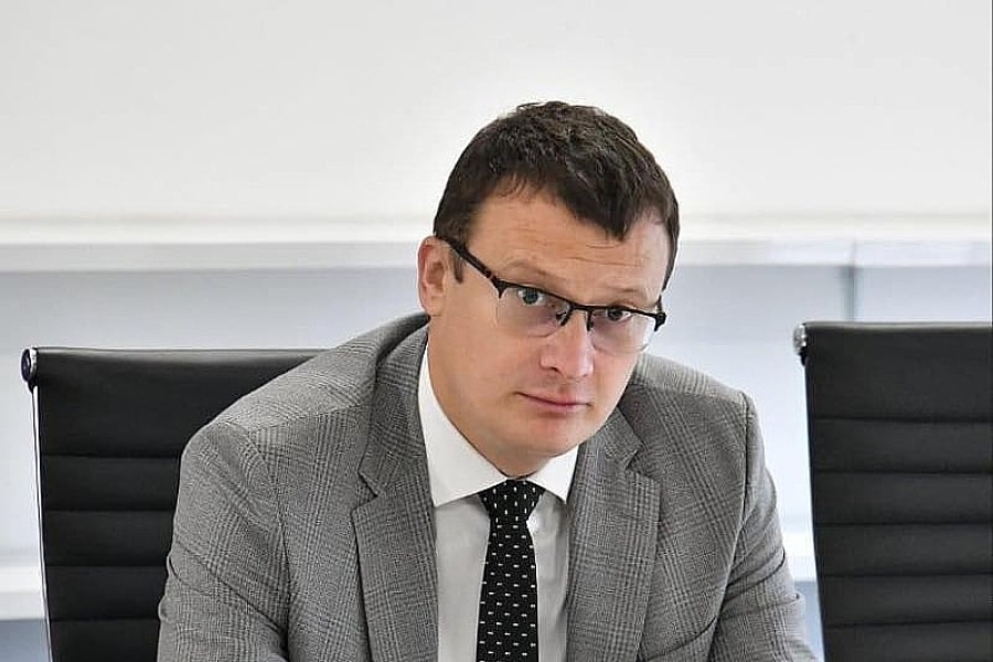 BOŽOVIĆ ISMIJAVA STANIŠIĆA: 'Tesla bi zavidio ovoj vezi između kokoši i struje'