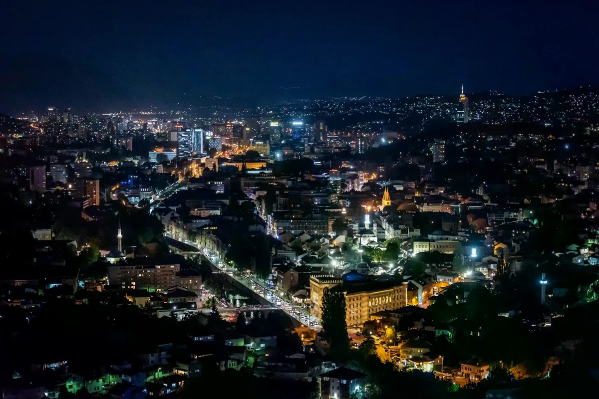 "Kultura na ulice!" donosi novu priču: Performans "Sarajevo s ljubavlju" u Velikoj avliji Laure Papo Bohorete