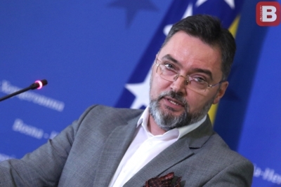 KOŠARAC MANJI OD MAKOVOG ZRNA: Državni ministar veličao ratnog zločinca Ratka Mladića, pa se iznenada ušutio...