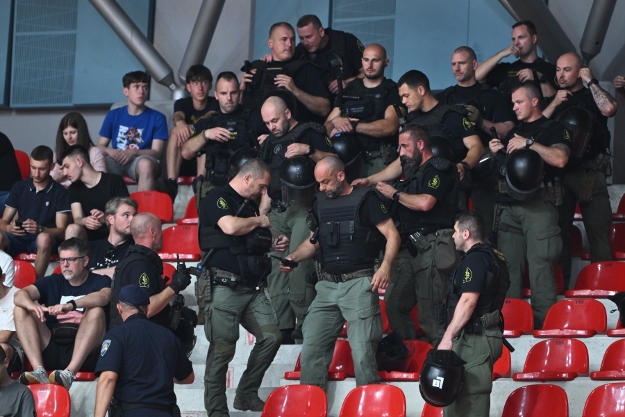 FINALE PRETVORENO U INCIDENT: Navijači izazvali nerede, policija hapsila zbog nasilja i govora mržnje
