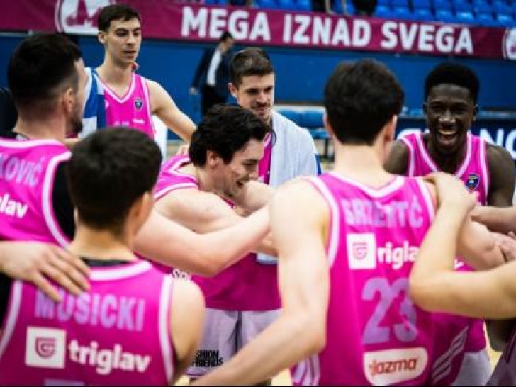 Pobjeda Mege za kraj, Split ispao