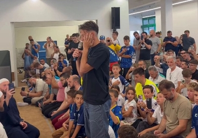 Dočekao ga krcat mesdžid: Amar Dedić učio ezan na dočeku u džematu u Grazu