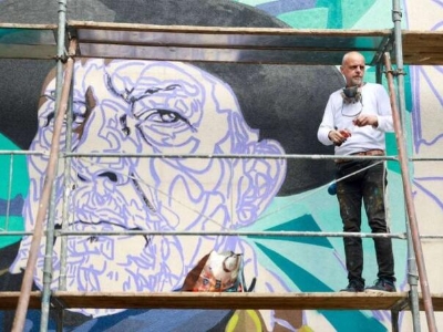 Bihać dobija mural posvećen književniku Huseinu Derviševiću