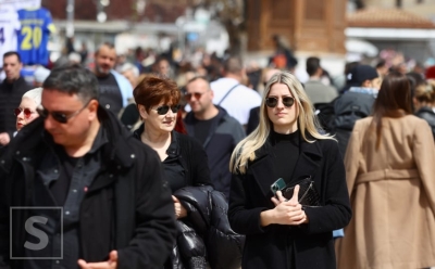 Sunce napunilo Baščaršiju: Šetači i turisti preplavili stari dio grada