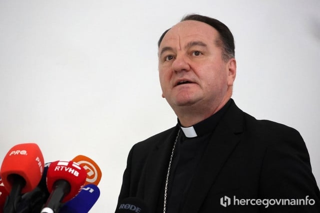 Otvoreno pismo biskupu Paliću: 'Sveti oltar ne smije postati politička govornica'