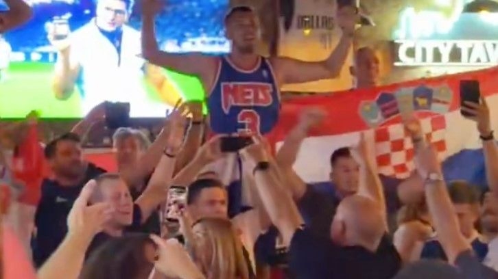 Video / Hrvatski i engleski navijači sreli se u pubu u Dalasu: Pogledajte šta se dogodilo