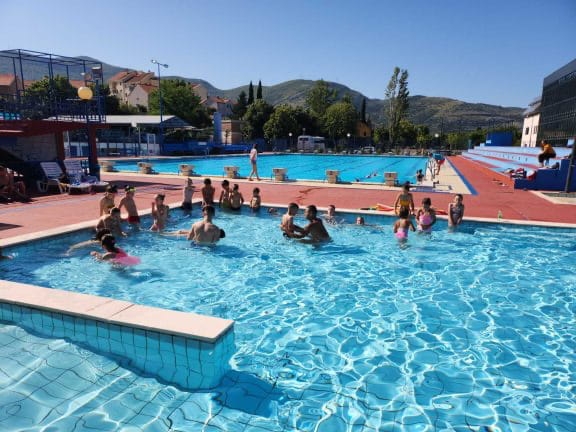 Sve je spremno za novu sezonu: Olimpijski bazen u Policama otvara se za kupače