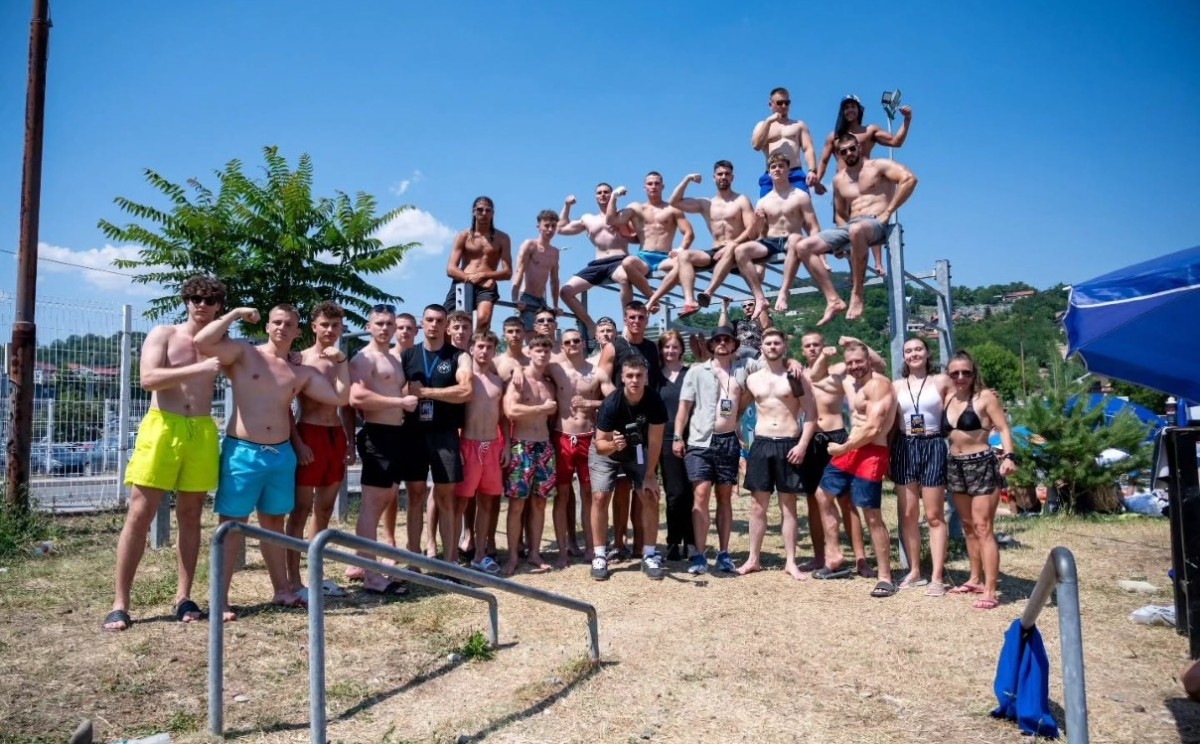 Street workout na Panonici okupio brojne zaljubljenike u trening na otvorenom