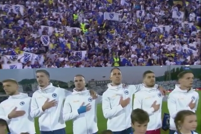NA KOŠEVU UZ 'JEDNA SI JEDINA': Pogledajte kako je na najvećem stadionu u BiH dočekana državna himna (VIDEO)