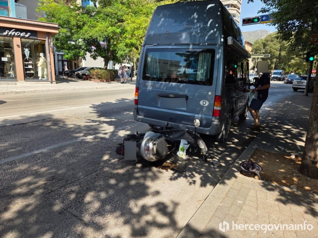 Sudarili se kombi i skuter u Mostaru