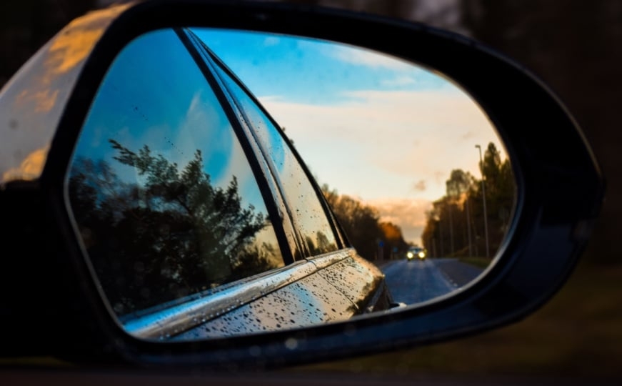 Novi trend među lopovima? S automobila kradu i vanjske retrovizore