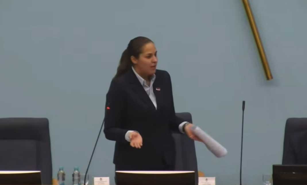 Anja Ljubojević “locirala” probleme u saobraćaju: “Instruktori u Banjaluci ne znaju voziti” (Video)