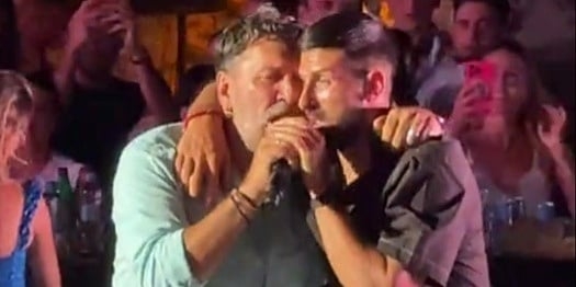 Novak Đoković zapjevao na koncertu Vlade Georgieva, plesnim pokretima oduševio publiku
