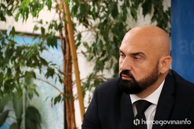 Policija pretresa MUP FBiH i ured Rame Isaka