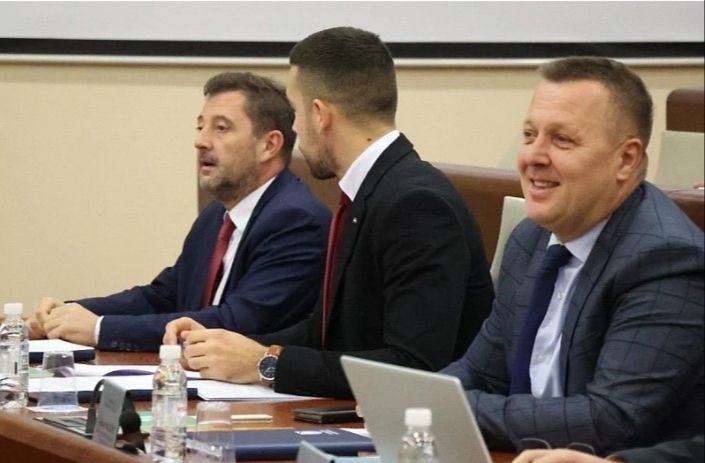 Napeta sjednica u Mostaru: Optužbe, prijetnja tužbom i rasprava o otkazima u Komunalnom