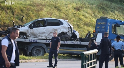 Stravičan prizor u BiH: Vozilo smrskano, stub oboren – jedan život ugašen