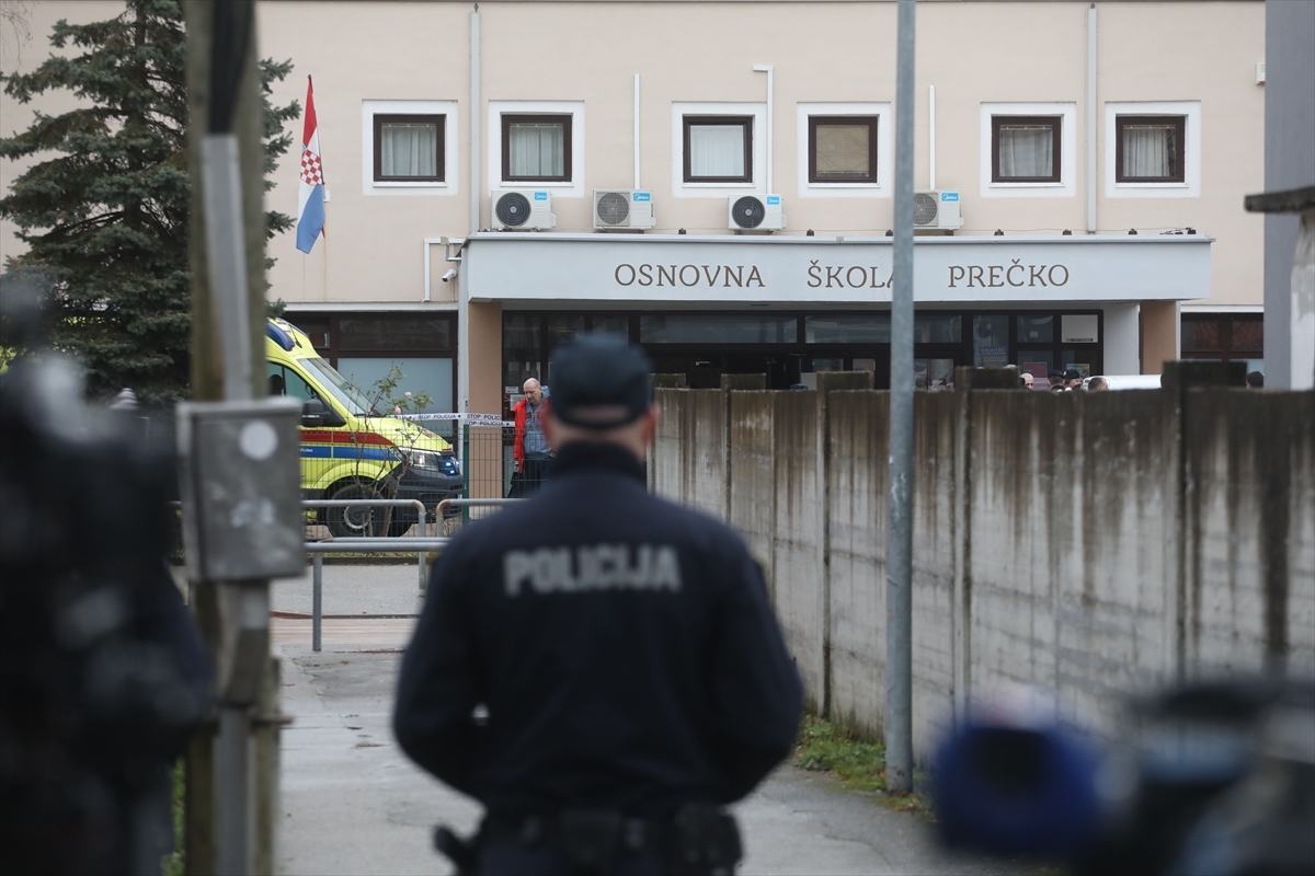 „Bio je i na psihijatriji“ Otkriveni novi detalji o maloljetniku koji je u školi u Zagrebu IZBO NOŽEM učenika i spremačicu
