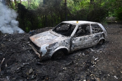 Palili otpad pa izazvali požar: Izgorjeli šuma i „Golf II“, osumnjičeni pobjegli s mjesta događaja
