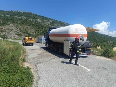 Opasnost stavljena pod kontrolu: Curio gas iz cisterne kod Trebinja