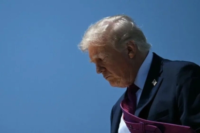 Nevjerovatan trenutak: Donald Trump ponovo zaspao usred sastanka u Bijela kuća (VIDEO)