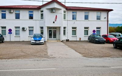 “Bićeš moja ili ničija”: Izjavio joj ljubav pa joj stavio pištolj na čelo